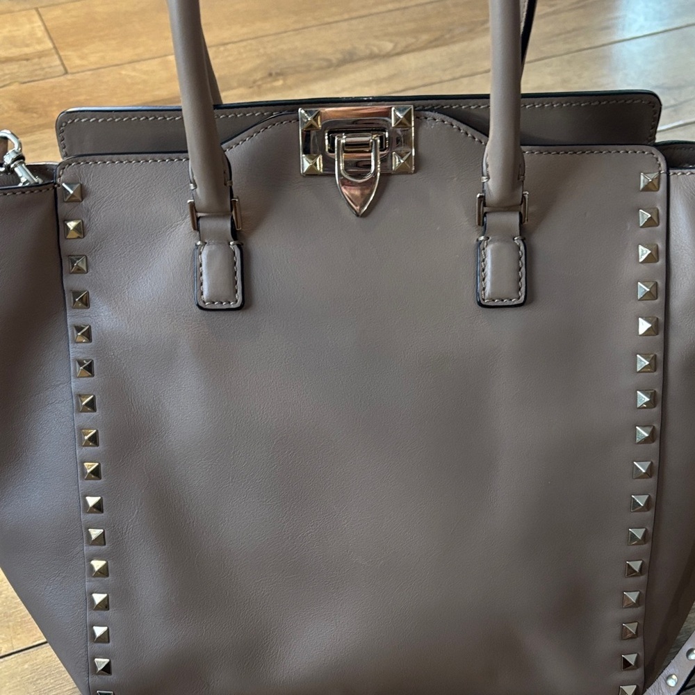 Valentino Garavani Beige Studded Tote - Picture 4 of 8